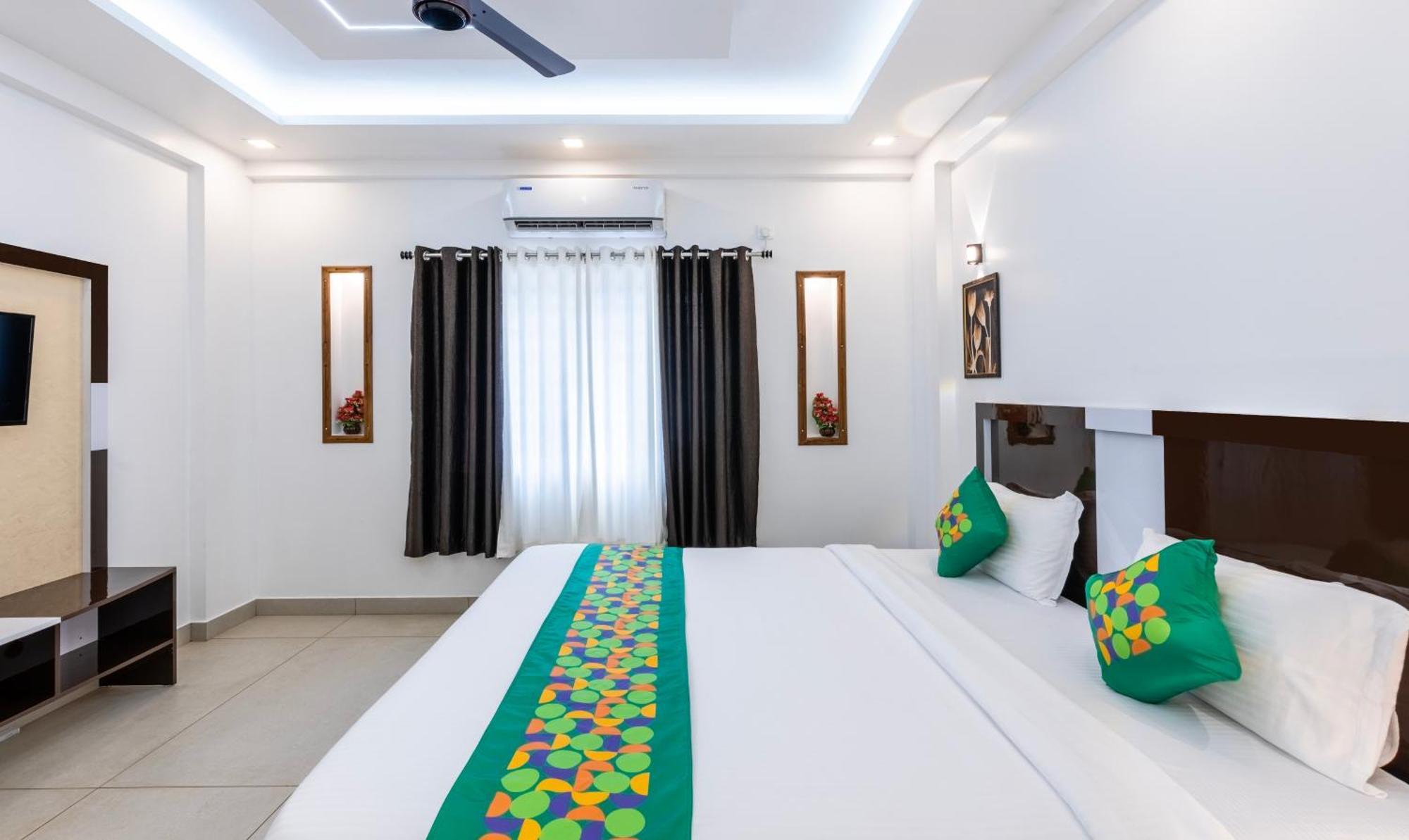 Отель Treebo Premium Cochin Airport, 5 Min From Cochin Airport Коччи Экстерьер фото