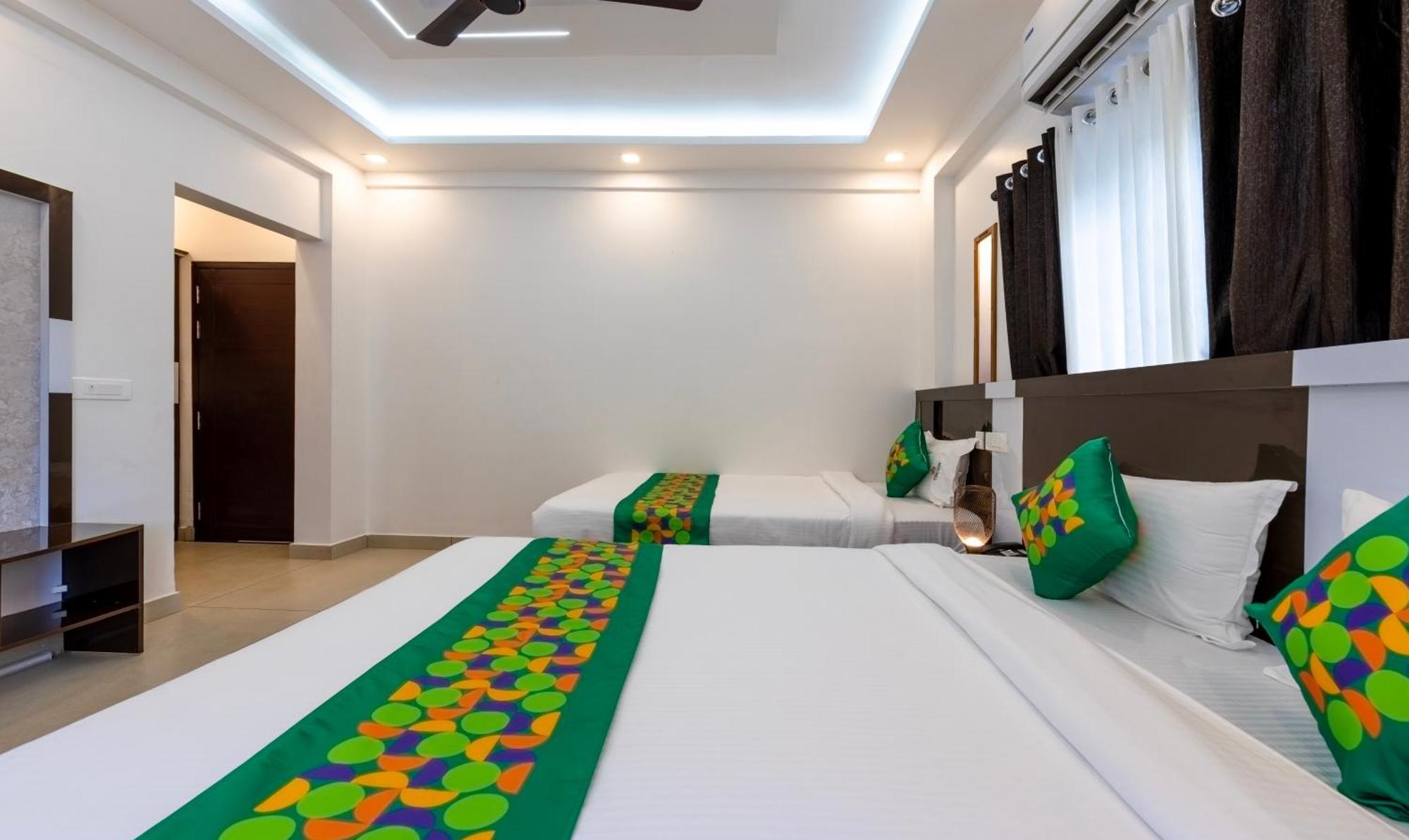 Отель Treebo Premium Cochin Airport, 5 Min From Cochin Airport Коччи Экстерьер фото